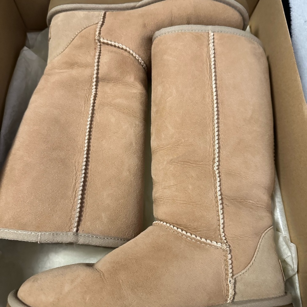 UGG Boots Sand
